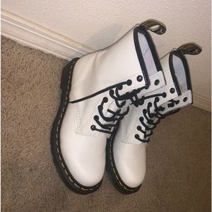DOC MARTENS